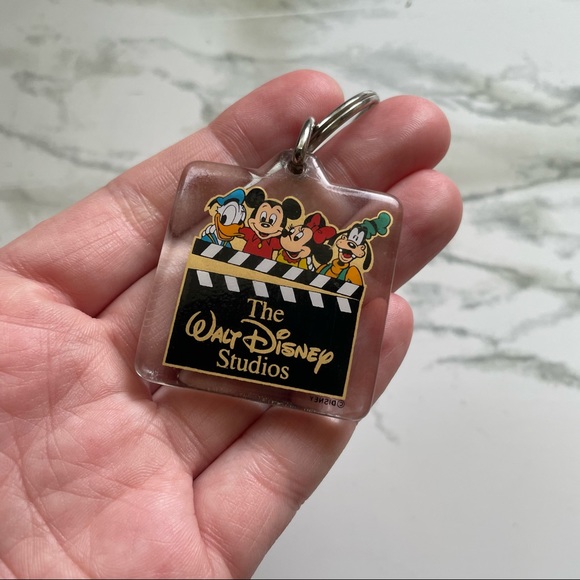Disney - Walt Disney Studios Collectible Key Ring Holder - Picture 2 of 3